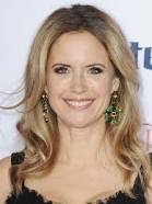 How tall is Kelly Preston?